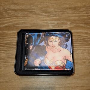 New Buckle-Down Men's Bi-fold Wallet Wonder Woman Batman Flash DC Comics